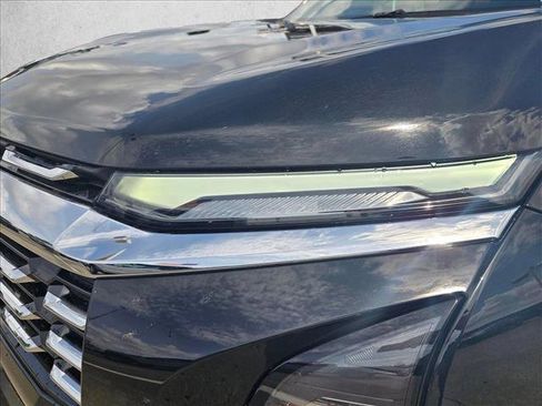 Used 2025 Chevrolet Equinox LT image 9