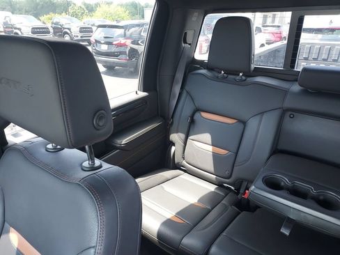 Used 2024 GMC Sierra 2500 AT4 w/ Technology Package AWD/4WD image 12
