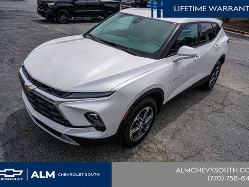 New 2025 Chevrolet Blazer LT FWD image 17