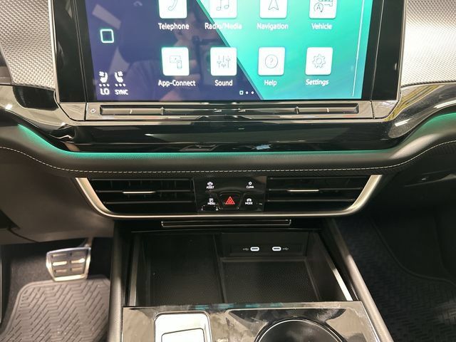 Used 2024 Volkswagen Atlas Cross Sport SEL R-Line AWD/4WD image 26