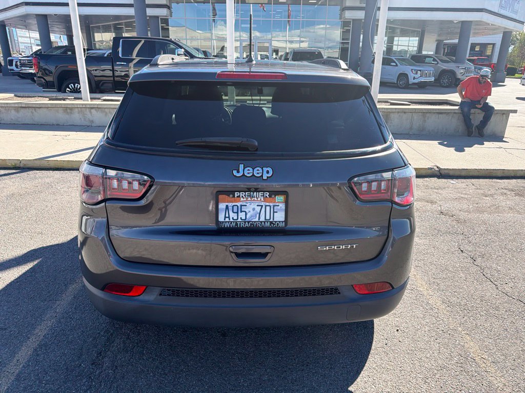 Used 2018 Jeep Compass Sport FWD image 4