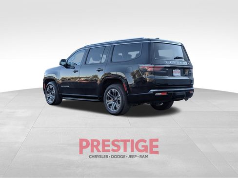 Used 2024 Jeep Wagoneer Series II w/ Flexible Seating Group RWD image 12