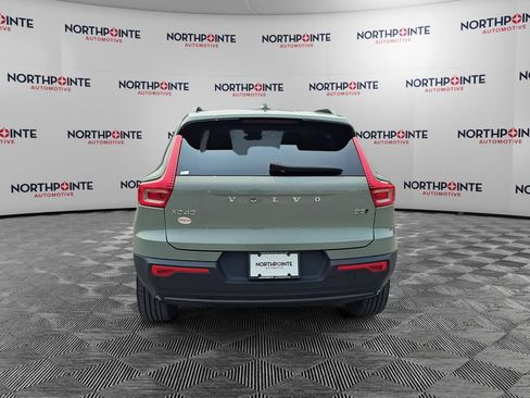 Used 2023 Volvo XC40 B5 Plus w/ Driver Assist Package AWD/4WD image 5
