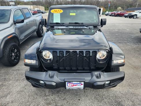 Used 2022 Jeep Gladiator Sport AWD/4WD image 2