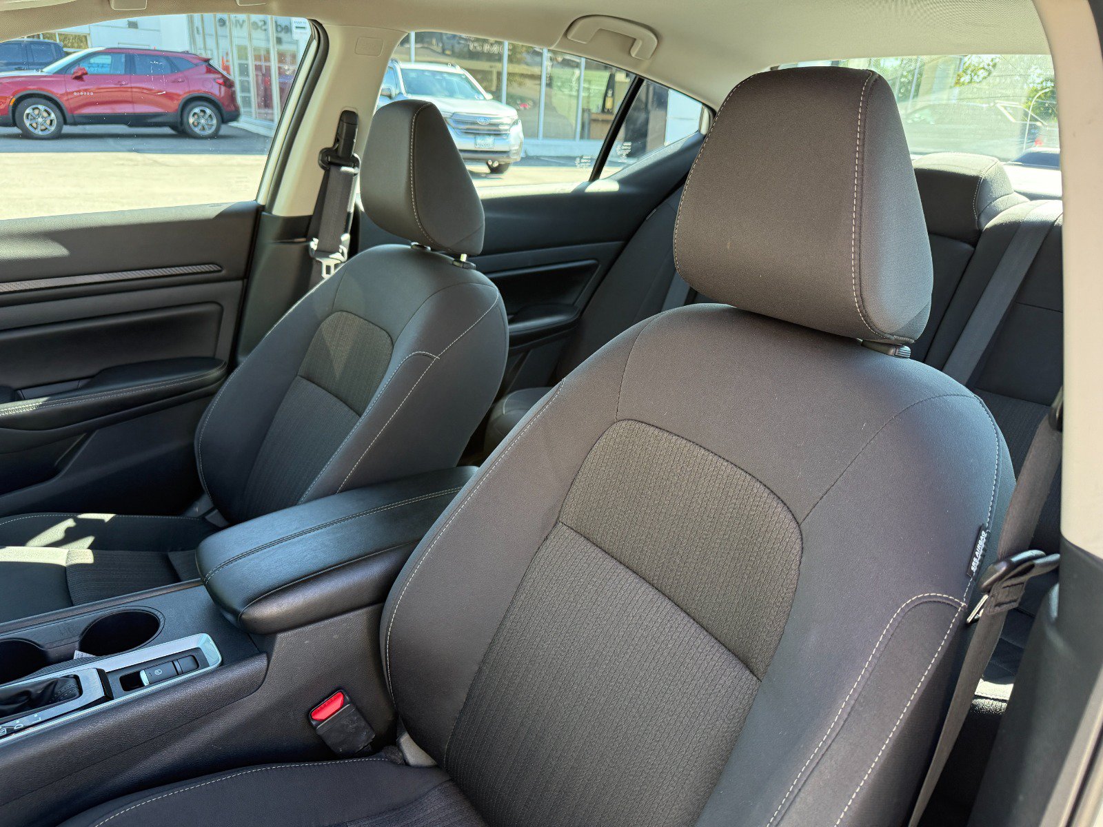 Used 2025 Nissan Altima 2.5 SV AWD/4WD image 14