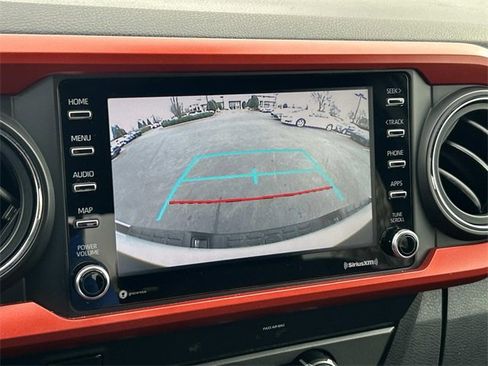 Used 2020 Toyota Tacoma TRD Sport w/ Technology Package image 23