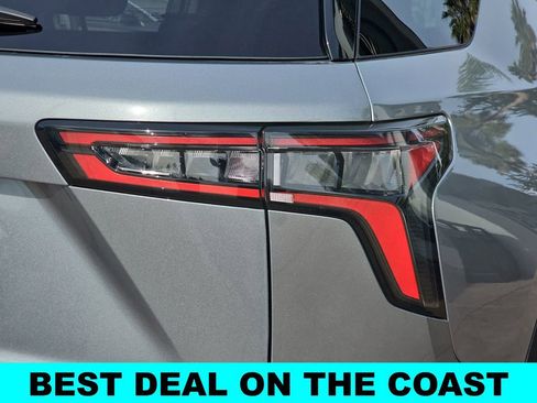 New 2026 Chevrolet Equinox LT w/ Convenience Package II FWD image 39