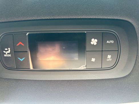 New 2026 Chrysler Pacifica Select image 16