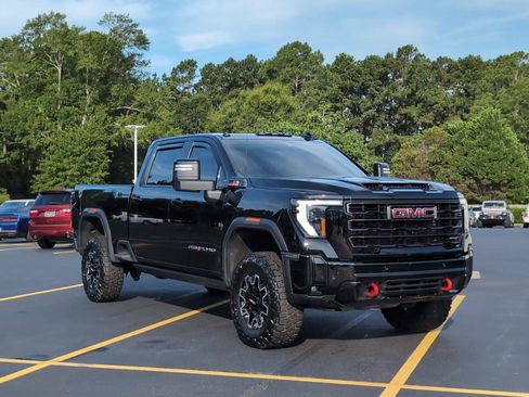 Used 2025 GMC Sierra 2500 AT4X AWD/4WD image 9