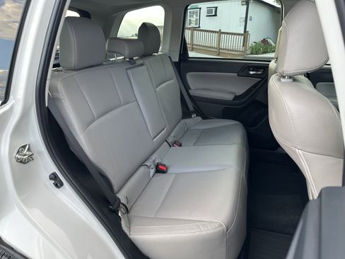 Used 2018 Subaru Forester 2.5i Limited AWD/4WD image 11