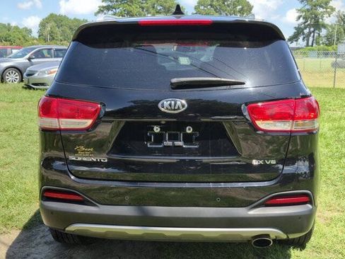Used 2017 Kia Sorento EX AWD/4WD image 4