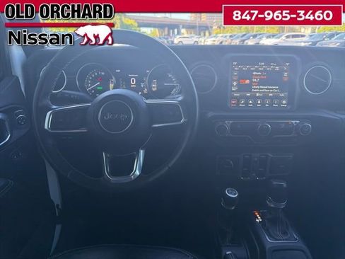 Used 2022 Jeep Wrangler Unlimited Sahara AWD/4WD image 16