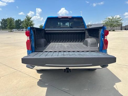 Used 2022 Chevrolet Silverado 1500 LT w/ Convenience Package II AWD/4WD image 30