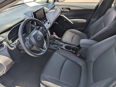 Used 2025 Toyota Corolla Cross XLE FWD image 18