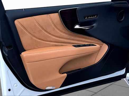 Used 2024 Lexus LS 500 w/ Interior Upgrade Package RWD image 26