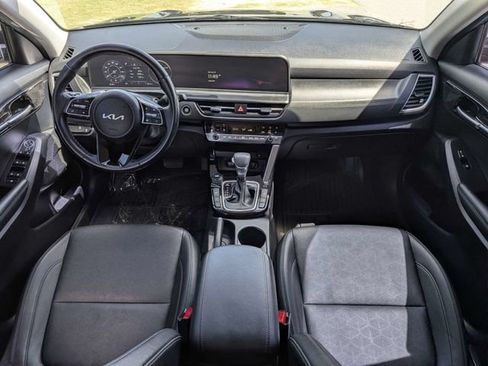 Used 2024 Kia Seltos EX FWD image 14