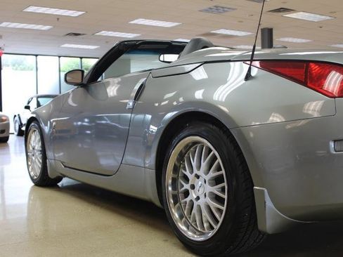 Used 2004 Nissan 350Z Touring image 28