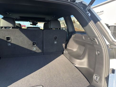 New 2025 Jeep Grand Cherokee Altitude image 12