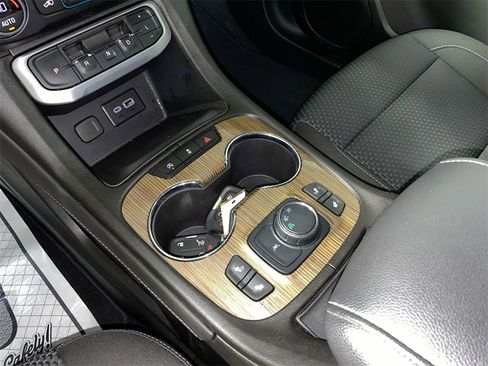 Certified 2023 GMC Acadia SLE w/ Driver Convenience Package image 20