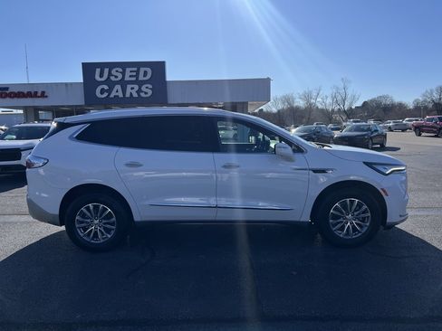 Used 2024 Buick Enclave Premium image 10