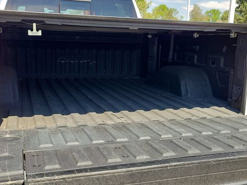 Used 2021 GMC Sierra 1500 AT4 w/ AT4 Preferred Package AWD/4WD image 18