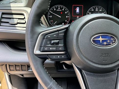 Used 2025 Subaru Ascent Touring w/ Popular Package #1 AWD/4WD image 10