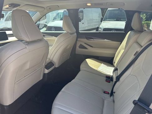 Used 2023 INFINITI QX60 Luxe w/ Performance Audio Package AWD/4WD image 5
