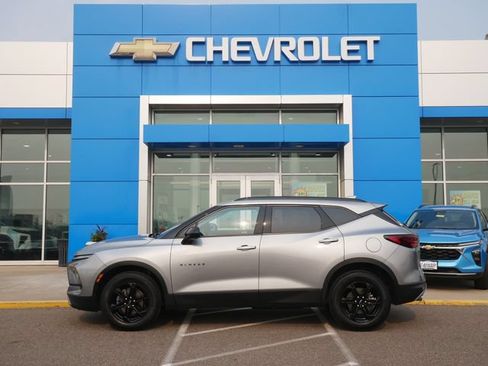 Used 2024 Chevrolet Blazer LT w/ Convenience Package AWD/4WD image 4