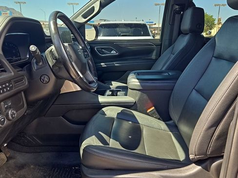 Used 2022 Chevrolet Tahoe Z71 w/ Luxury Package AWD/4WD image 5