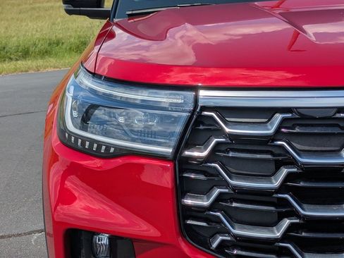 Used 2025 Ford Explorer Platinum w/ Ultimate Package RWD image 9