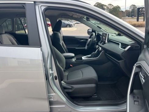 Used 2024 Toyota RAV4 XLE image 27
