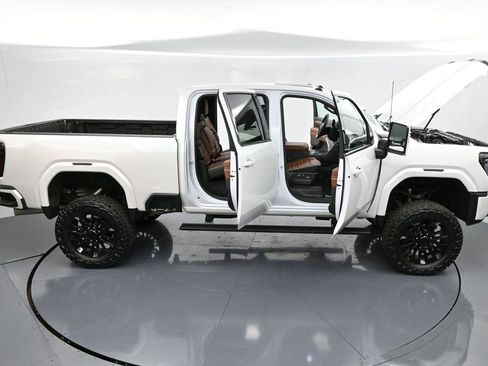 Used 2025 GMC Sierra 2500 Denali Ultimate image 45