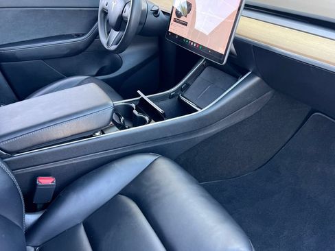 Used 2020 Tesla Model Y Long Range AWD/4WD image 18