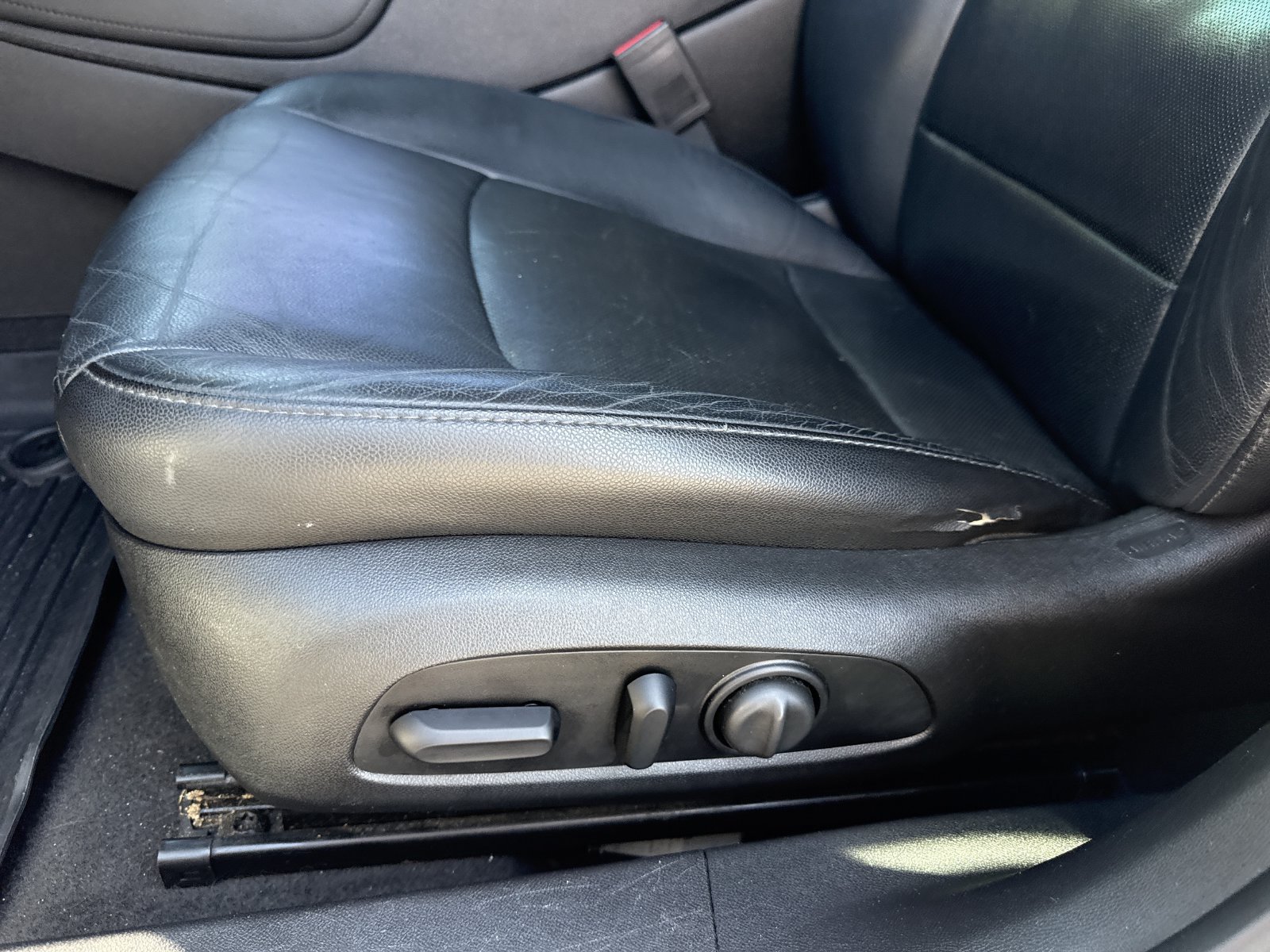 Used 2017 Chevrolet Malibu Premier w/ Premier Sun and Wheel Package FWD image 21