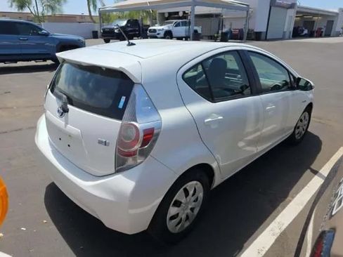Used 2012 Toyota Prius C One FWD image 2