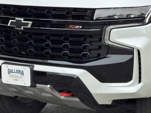 Used 2023 Chevrolet Tahoe Z71 w/ Luxury Package AWD/4WD image 10
