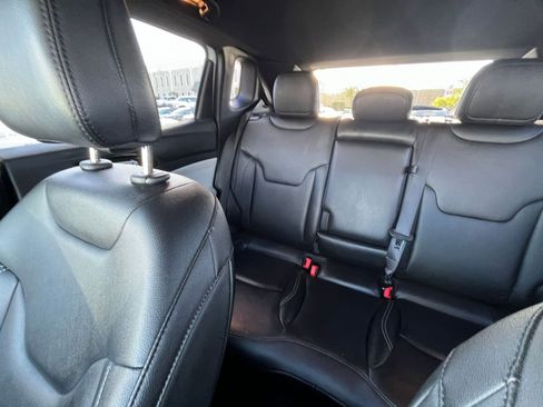 Used 2025 Jeep Compass Limited image 39