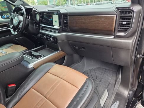 Used 2025 Chevrolet Silverado 2500 High Country w/ Technology Package AWD/4WD image 17
