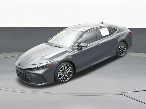 Used 2025 Toyota Camry XLE w/ Premium Package FWD image 64