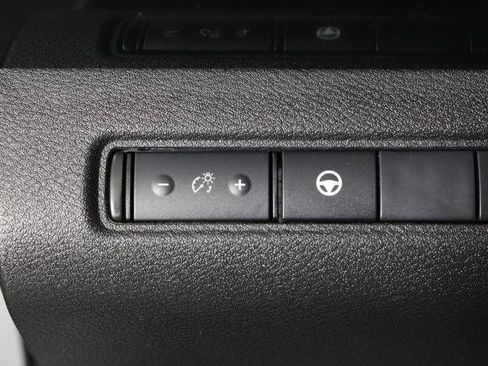 Certified 2024 Nissan Pathfinder SV FWD image 24