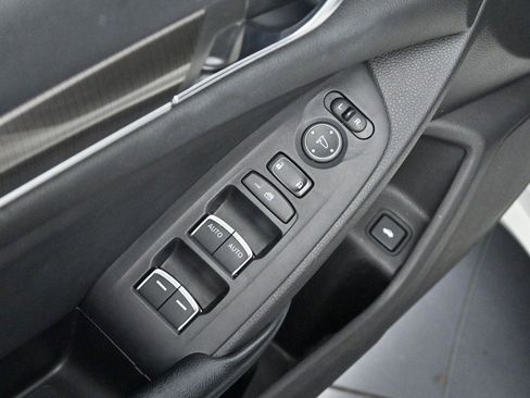 Used 2018 Honda Accord Sport image 10