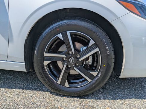 Certified 2025 Nissan Sentra SV FWD image 11