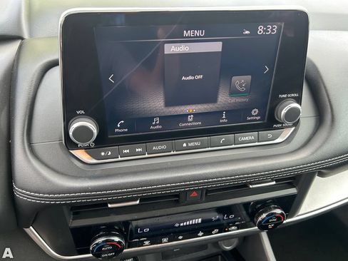Used 2025 Nissan Rogue SV FWD image 24