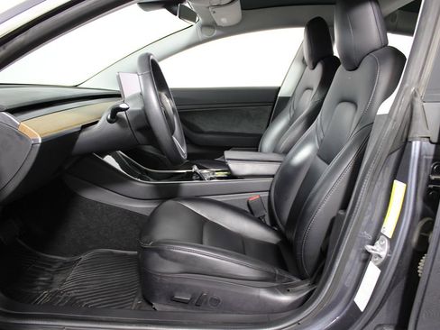Used 2020 Tesla Model 3 Standard Range Plus image 9