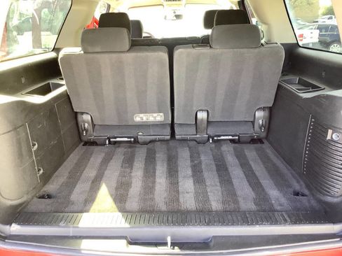 Used 2013 Chevrolet Suburban LS image 30