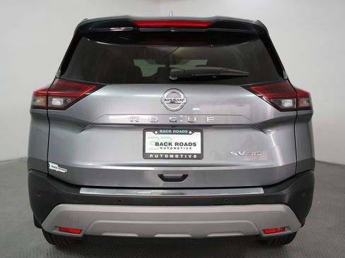 Used 2021 Nissan Rogue SV image 8