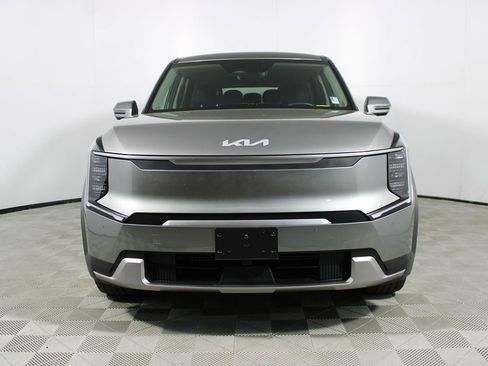 Used 2024 Kia EV9 Light RWD image 12