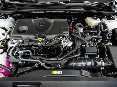 Used 2025 Toyota Camry SE FWD image 25