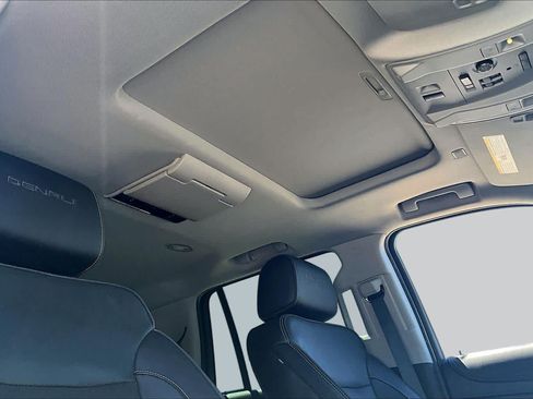 Used 2019 GMC Yukon Denali w/ Denali Ultimate Package AWD/4WD image 13