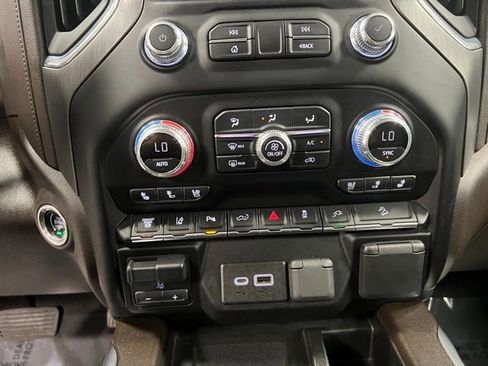 Used 2022 GMC Sierra 3500 Denali w/ Denali Ultimate Package AWD/4WD image 38